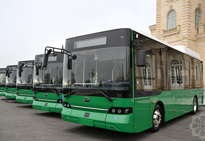 Bu küçədə hərəkət istiqaməti dəyişdirilir