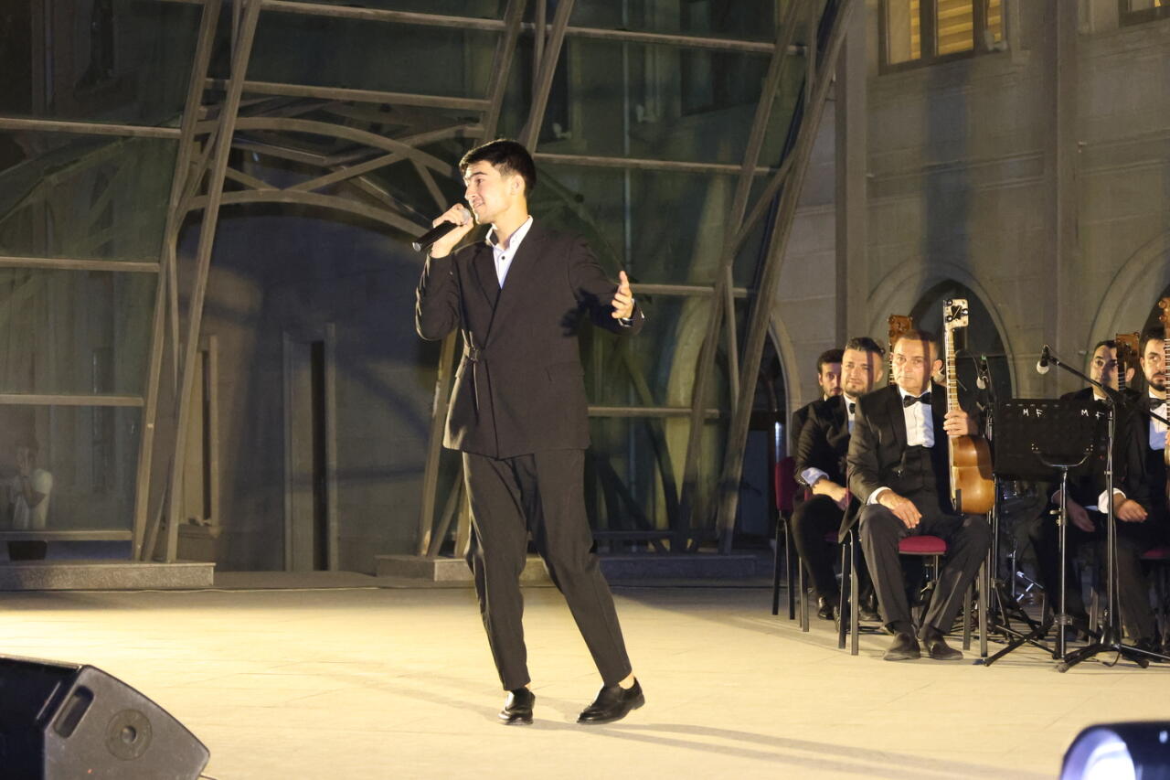 Азербайджан и Узбекистан встретились на сцене Гянджи