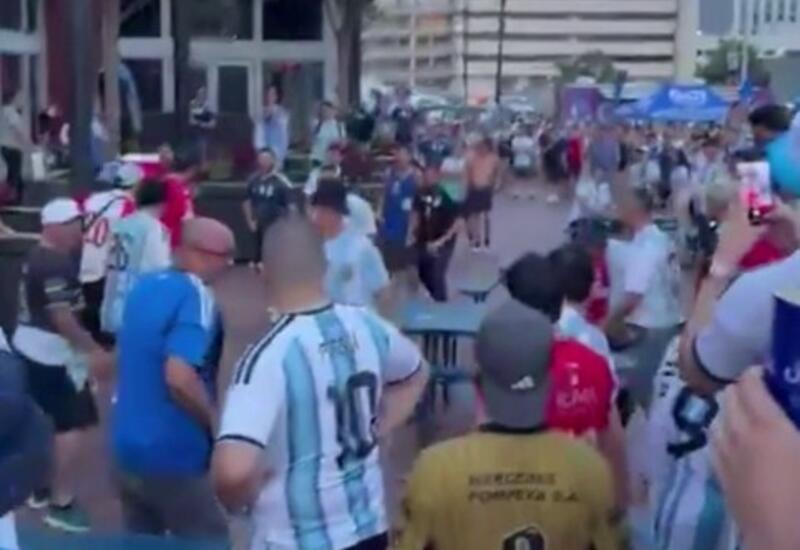 Между болельщиками Англии и Аргентины произошла драка