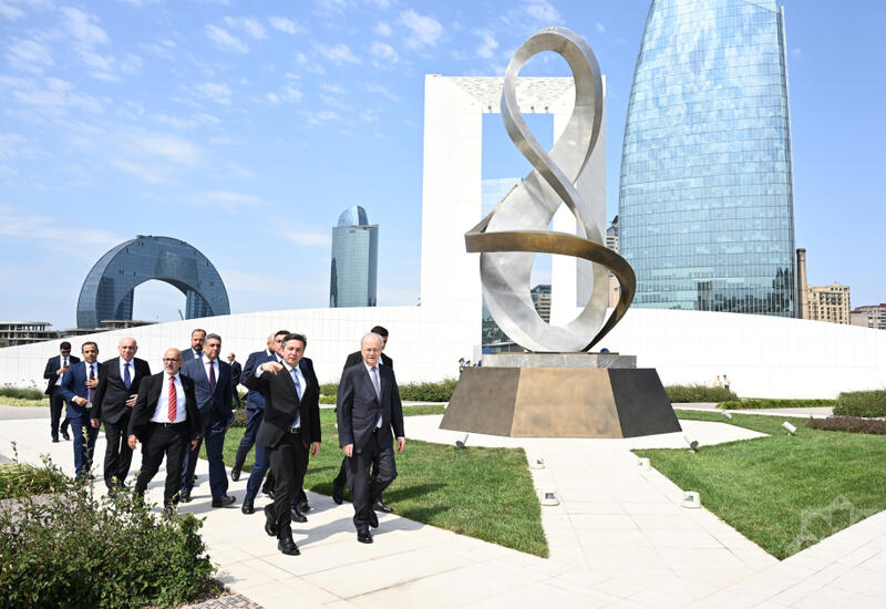 Fələstin Dövlətinin Baş naziri Bakıda Zəfər parkını ziyarət edib