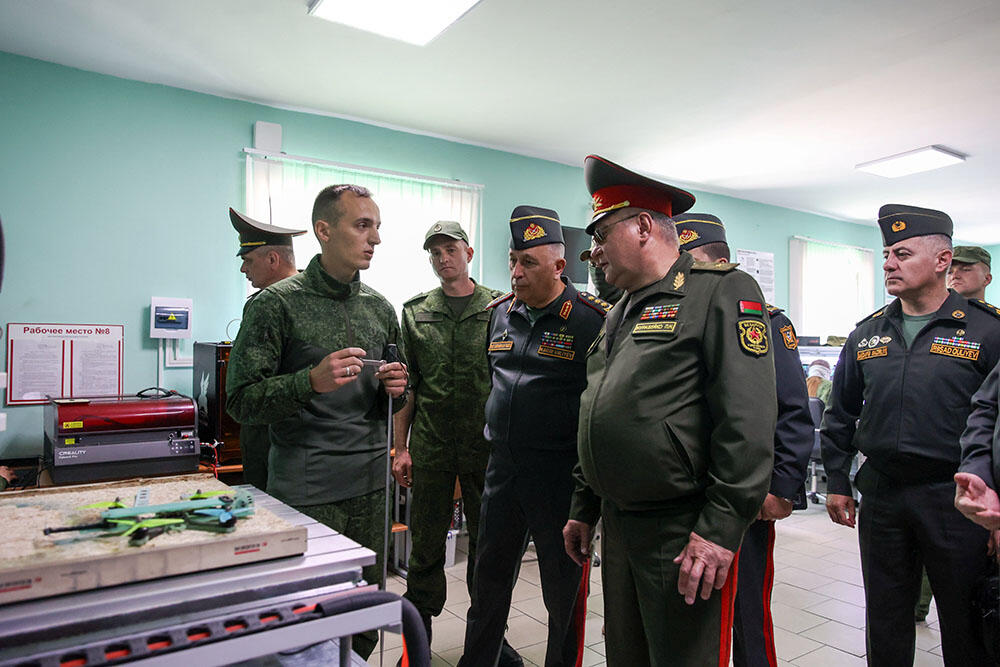 Керим Велиев посетил военные объекты в Беларуси