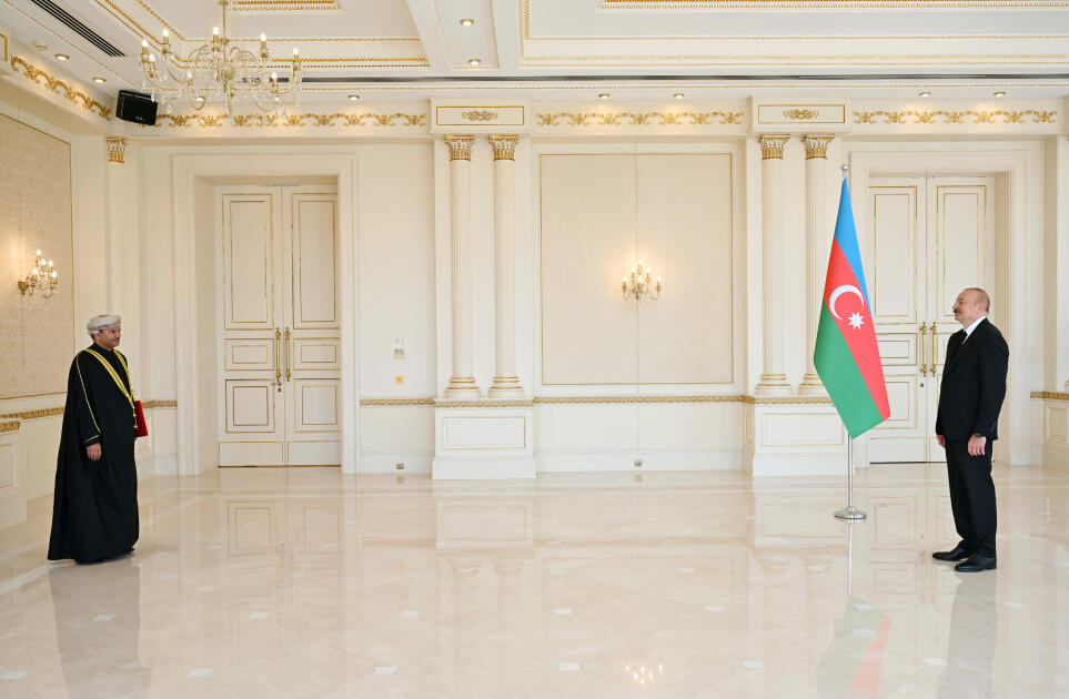 Prezident İlham Əliyev Omanın Azərbaycanda yeni təyin olunmuş səfirinin etimadnaməsini qəbul edib