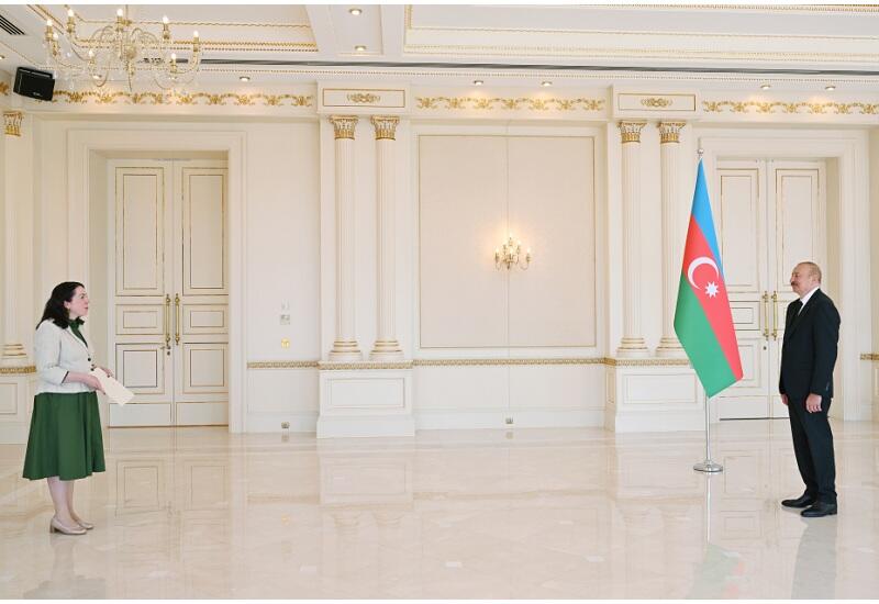Prezident İlham Əliyev İrlandiyanın Azərbaycanda yeni təyin olunmuş səfirinin etimadnaməsini qəbul edib