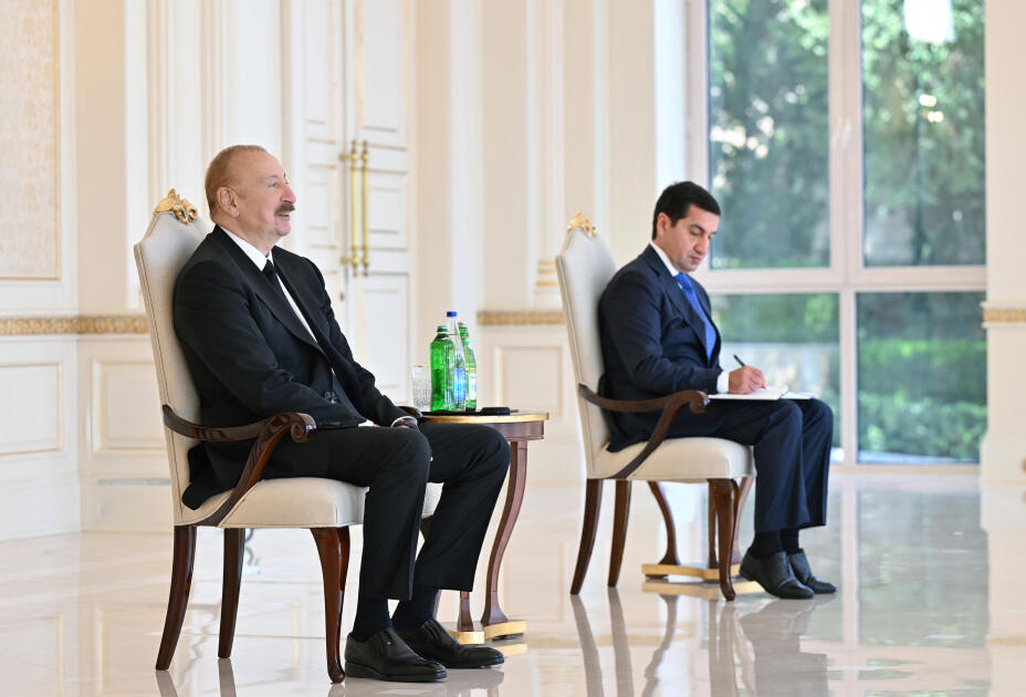 Prezident İlham Əliyev İrlandiyanın Azərbaycanda yeni təyin olunmuş səfirinin etimadnaməsini qəbul edib