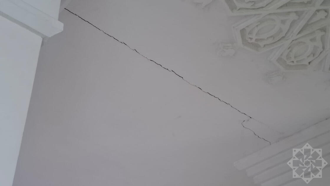 Здание посольства Азербайджана повреждено при атаке на Киев