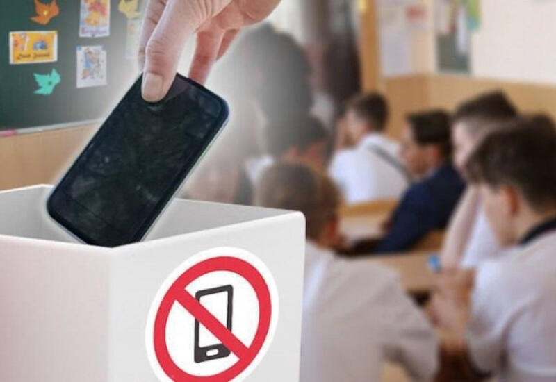 Çexiyada da məktəblərdə mobil telefon istifadəsi qadağan ediləcək