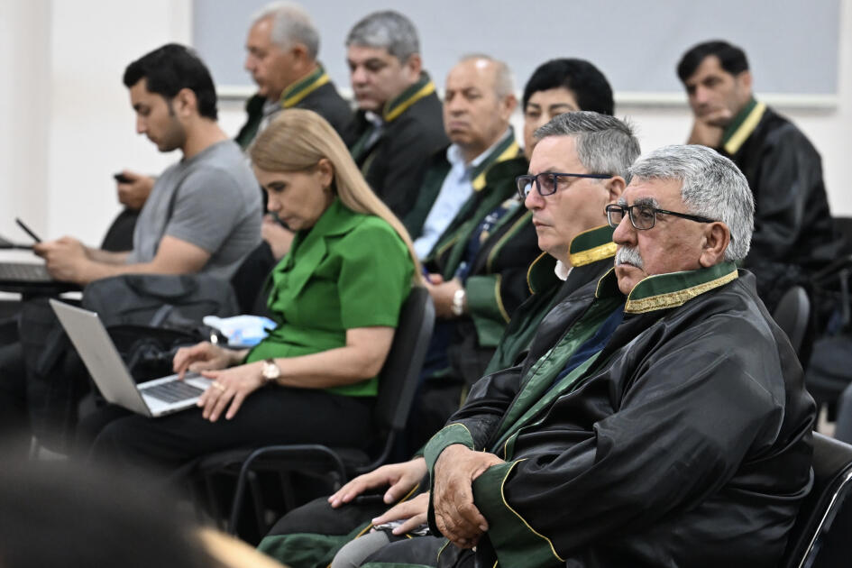 Начались выступления прокуроров, поддерживающих гособвинение в апелляционном суде по жалобам граждан Армении