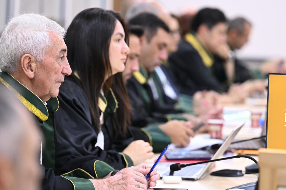 Ermənistan vətəndaşlarının şikayətləri üzrə apellyasiya məhkəməsi dövlət ittihamını müdafiə edən prokurorların çıxışları ilə davam etdirilib