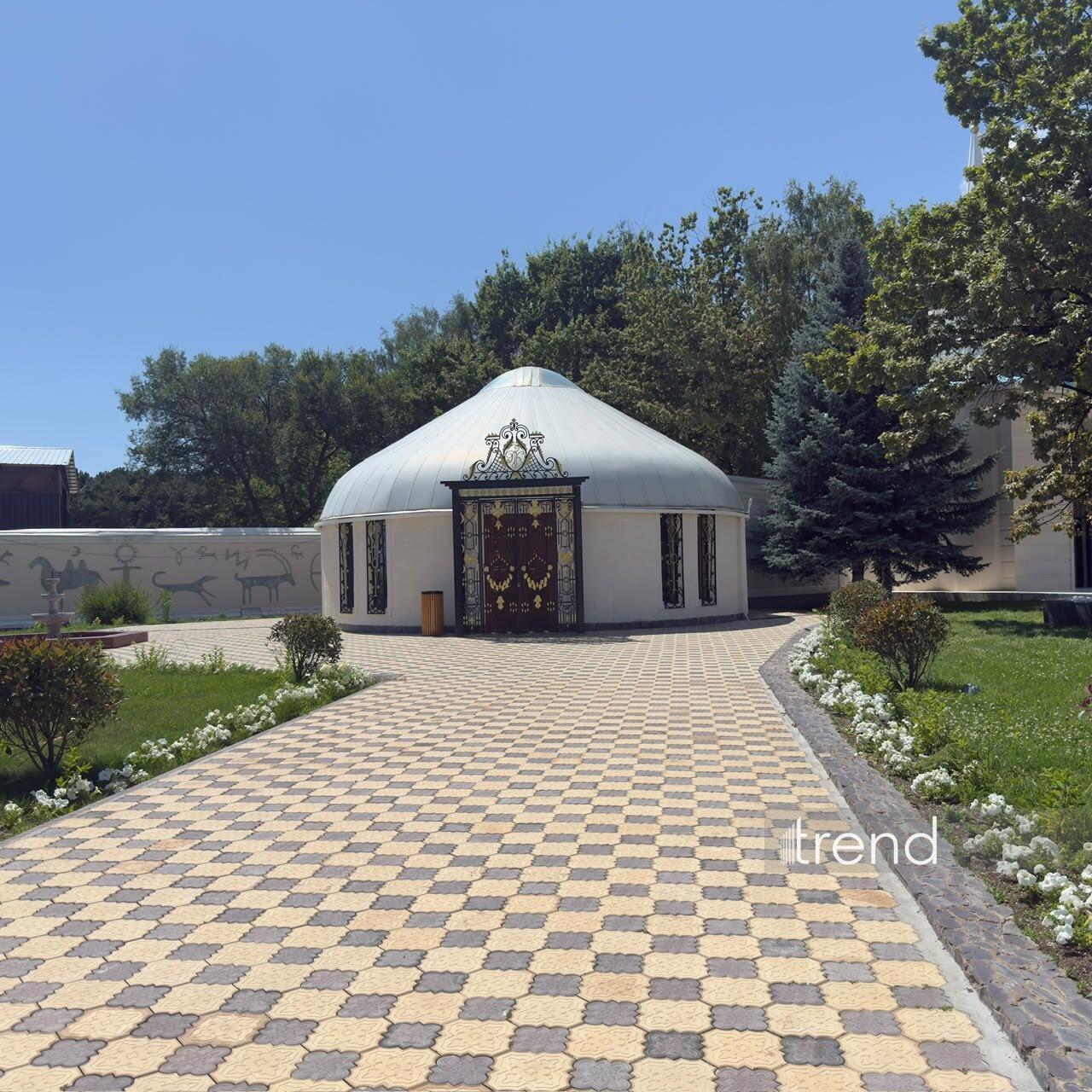 Пять религий под одним небом - азербайджанские журналисты открыли для себя "Рух Ордо"