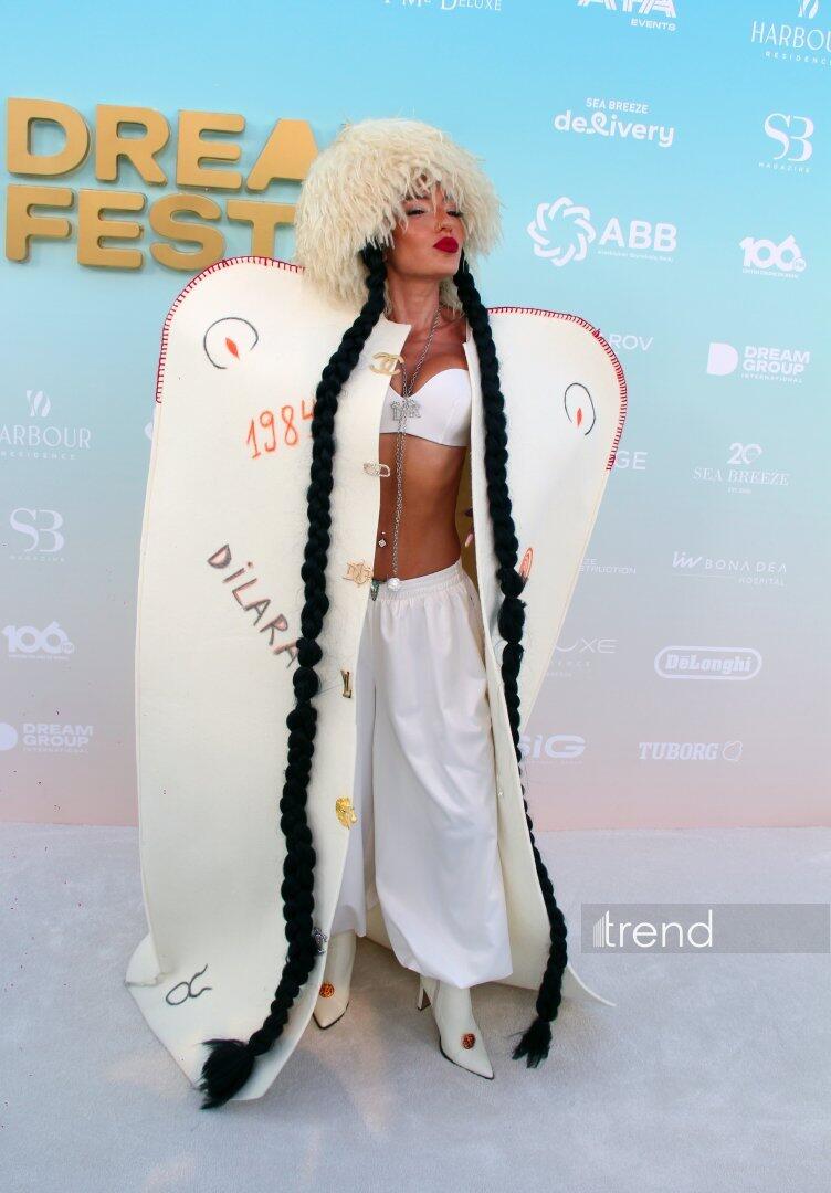 Калейдоскоп ярких эмоций и образов – второй день красной дорожки Dream Fest 2026 в Баку