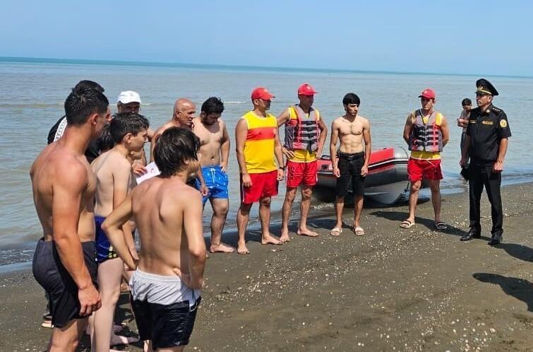 МЧС провело просветительскую акцию на пляжах
