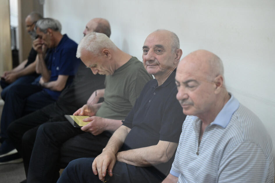 Ermənistan vətəndaşlarının şikayətləri üzrə apellyasiya məhkəməsi dövlət ittihamını müdafiə edən prokurorların çıxışları ilə davam etdirilib