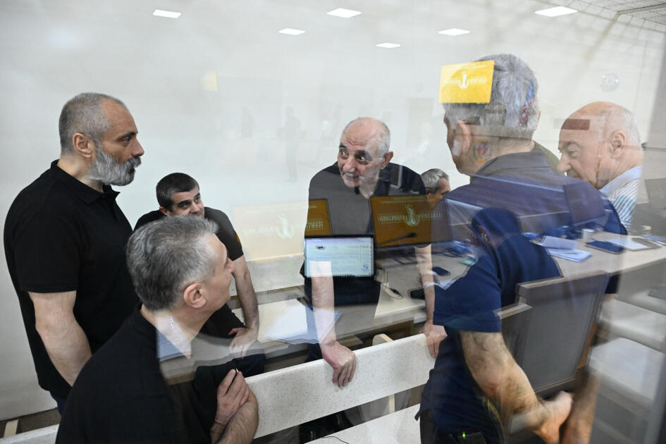 Ermənistan vətəndaşlarının şikayətləri üzrə apellyasiya məhkəməsi dövlət ittihamını müdafiə edən prokurorların çıxışları ilə davam etdirilib