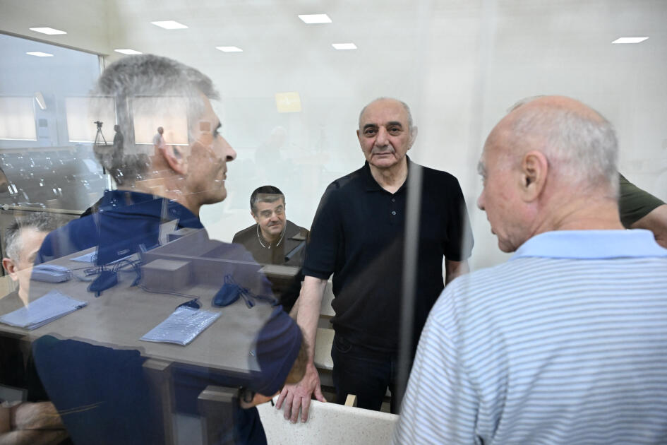 Ermənistan vətəndaşlarının şikayətləri üzrə apellyasiya məhkəməsi dövlət ittihamını müdafiə edən prokurorların çıxışları ilə davam etdirilib