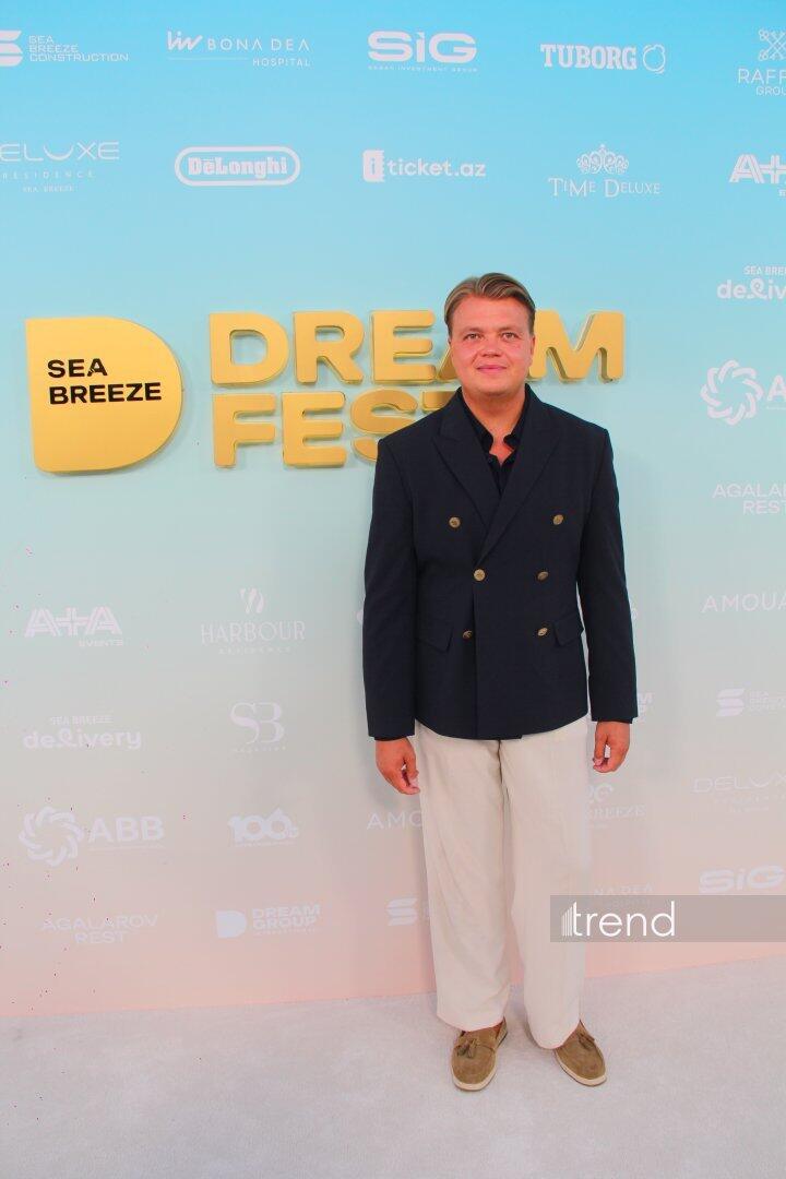 Финальный выход звезд на красную дорожку Dream Fest 2026 в Баку