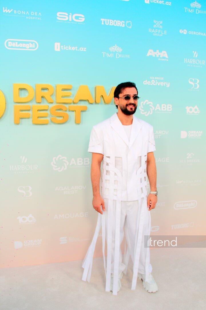 Финальный выход звезд на красную дорожку Dream Fest 2026 в Баку