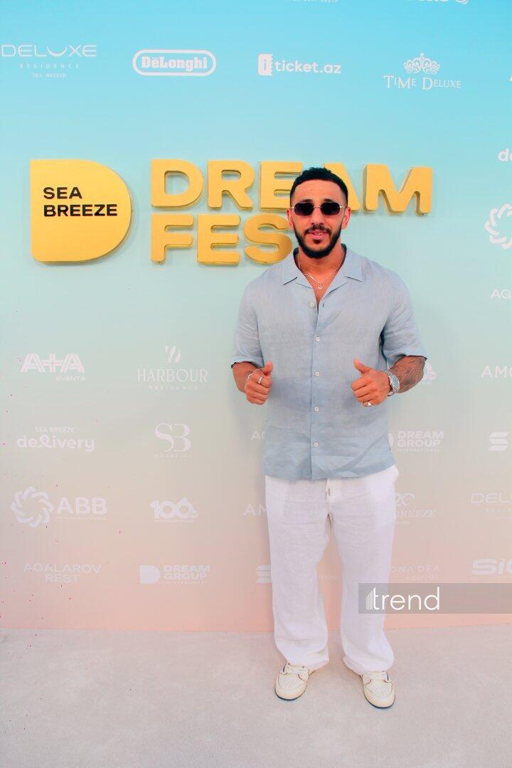 Финальный выход звезд на красную дорожку Dream Fest 2026 в Баку