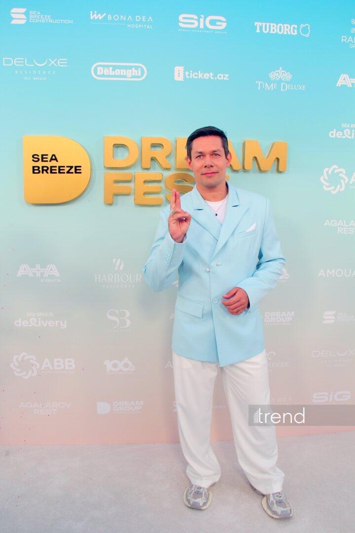 Финальный выход звезд на красную дорожку Dream Fest 2026 в Баку