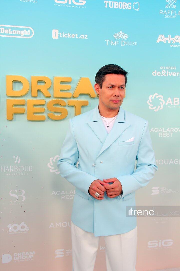 Финальный выход звезд на красную дорожку Dream Fest 2026 в Баку