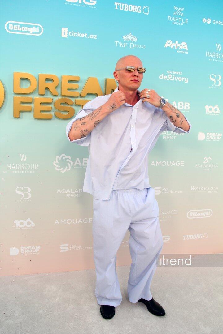 Финальный выход звезд на красную дорожку Dream Fest 2026 в Баку