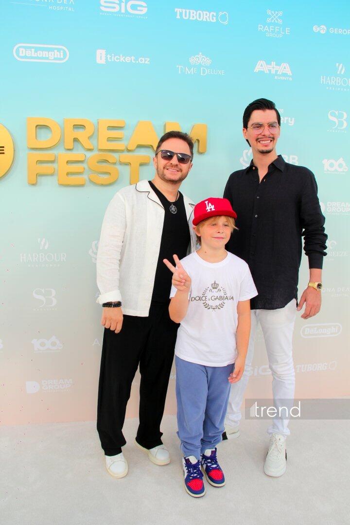 Финальный выход звезд на красную дорожку Dream Fest 2026 в Баку