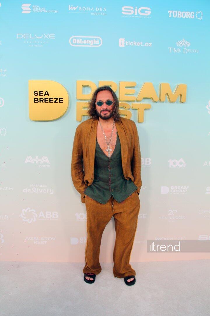 Финальный выход звезд на красную дорожку Dream Fest 2026 в Баку