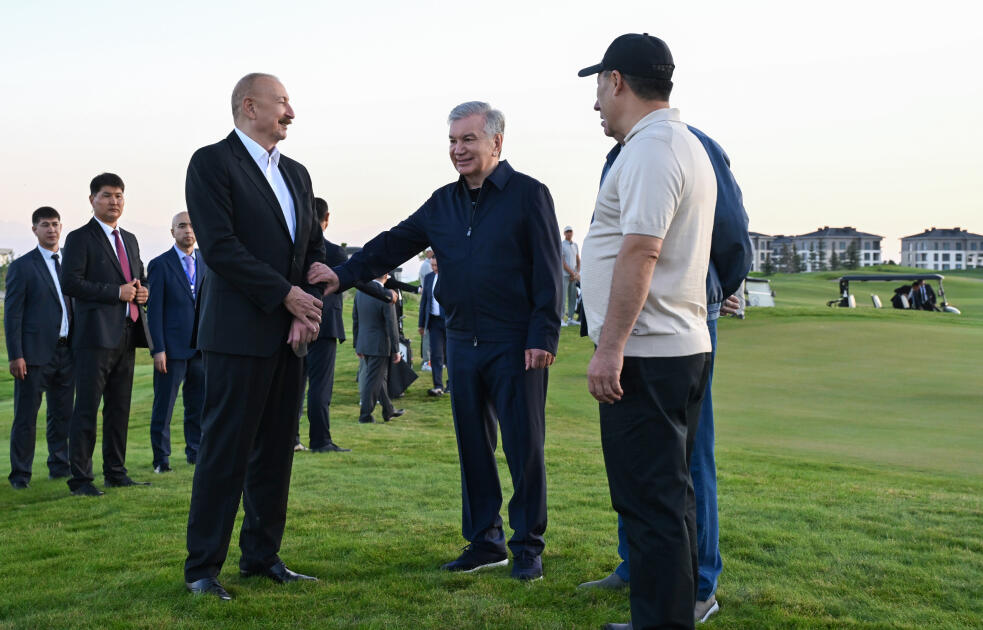Prezident İlham Əliyev Qırğızıstan, Özbəkistan və Tacikistan prezidentləri ilə birlikdə Çolpon-Ata şəhərində Qolf Klubun açılışında iştirak edib