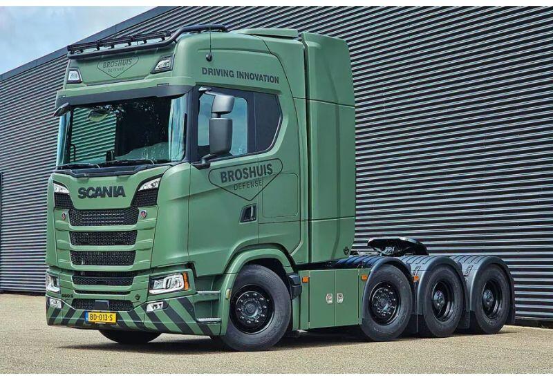 Из тягача Scania построили короткую многоножку для европейских военных