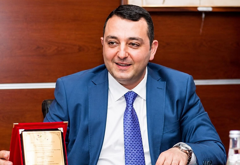 Notarius ilk məhkəməsində həbs edildi