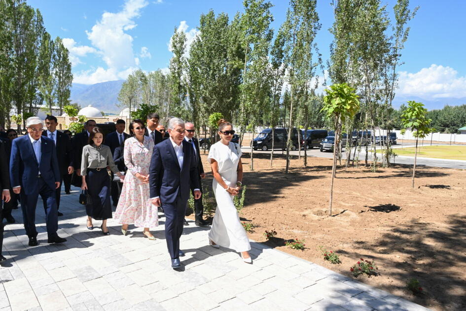 Президент Ильхам Алиев и Первая леди Мехрибан Алиева приняли участие в открытии отеля Baku Resort & Spa на озере Иссык-Куль