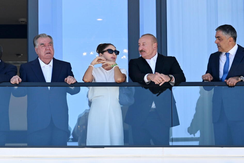 Президент Ильхам Алиев и Первая леди Мехрибан Алиева приняли участие в открытии отеля Baku Resort & Spa на озере Иссык-Куль