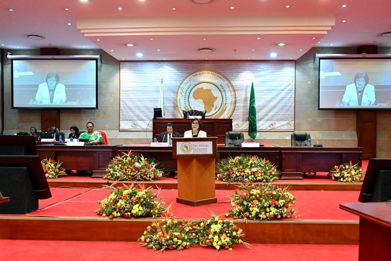 Sahibə Qafarova Milli və Regional Parlamentlərin Sədrlərinin Konfransında iştirak edib