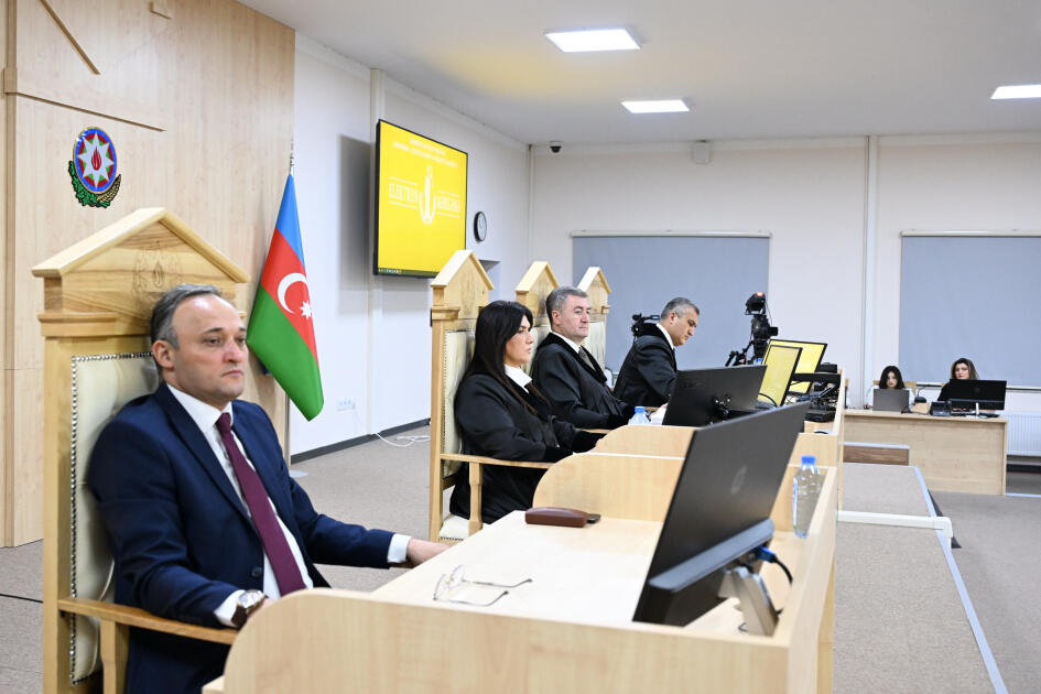 Ermənistan vətəndaşlarının şikayətləri üzrə apellyasiya məhkəməsində hakimlər kollegiyası müşavirəyə gedib