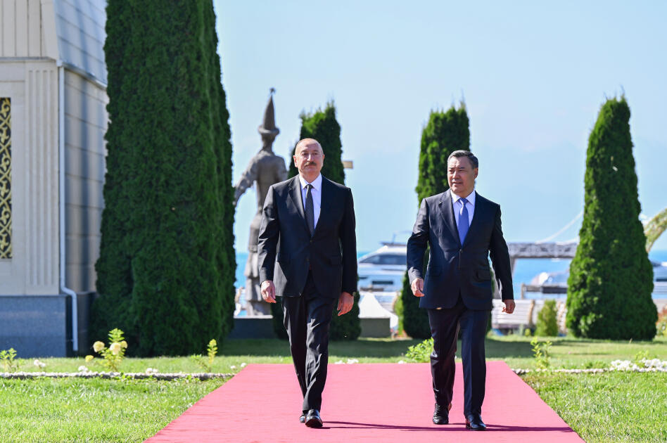 Prezident İlham Əliyevin Çolpon-Ata şəhərində rəsmi qarşılanma mərasimi olub
