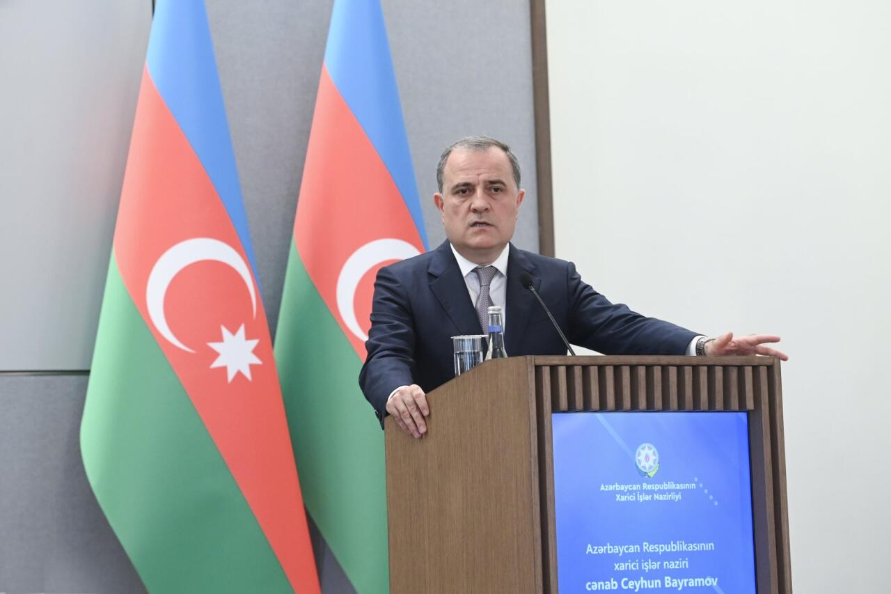 Ceyhun Bayramov və İqnatsio Kassis arasında təkbətək görüş başlayıb