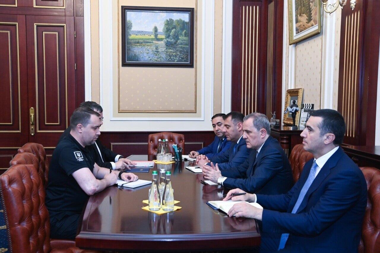 Ceyhun Bayramov Ukrayna Prezident Ofisinin rəhbəri ilə görüşüb