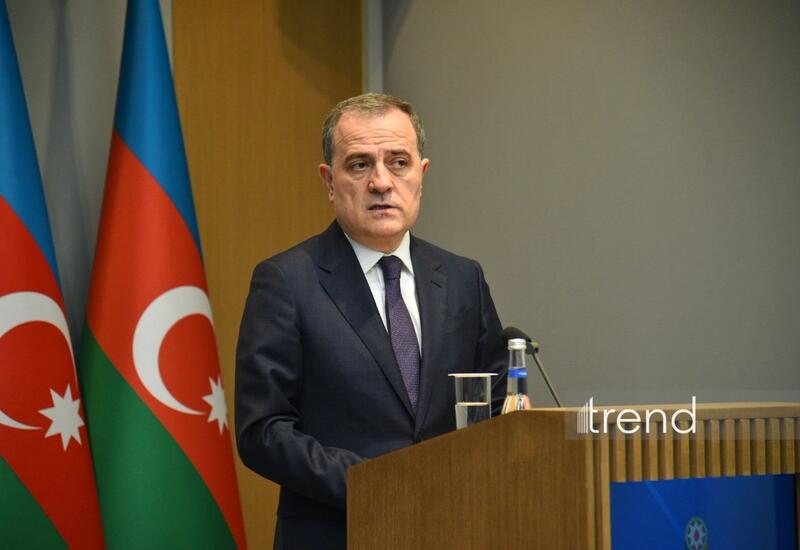 Глава МИД Азербайджана подтвердил продолжение гумпомощи Украине