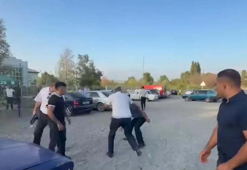 17 yaşlı qızın nişanında mediaya hücum olundu