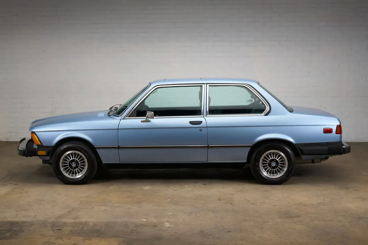 Раритетный BMW 1977 года выставили на аукцион