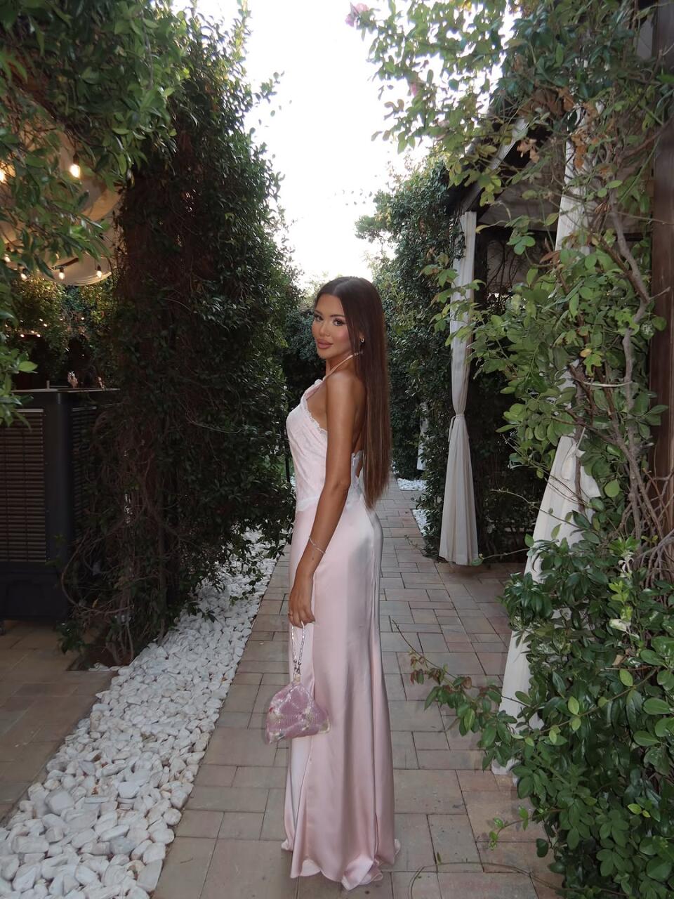 Нежно-розовый look от hllyblog