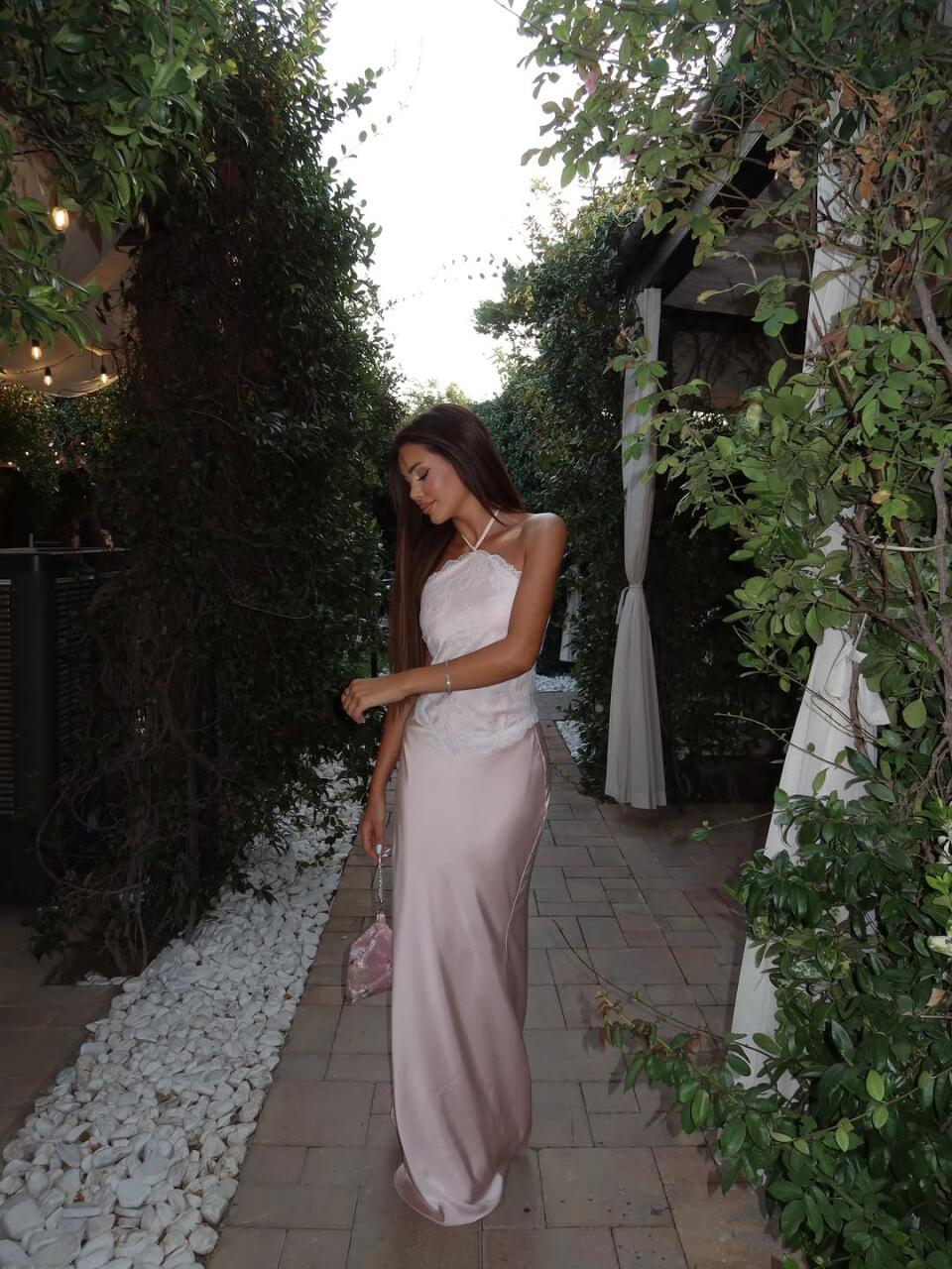Нежно-розовый look от hllyblog