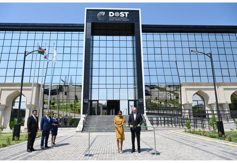 Prezident İlham Əliyev və Birinci xanım Mehriban Əliyeva Naxçıvan Regional DOST Mərkəzinin açılışında iştirak ediblər