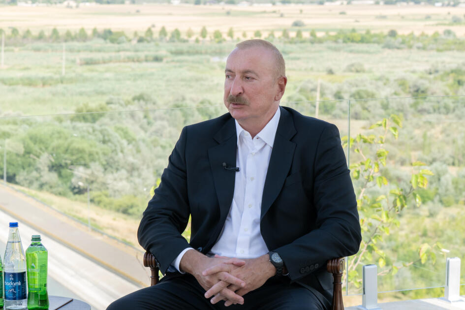 Президент Ильхам Алиев дал интервью Азербайджанскому телевидению