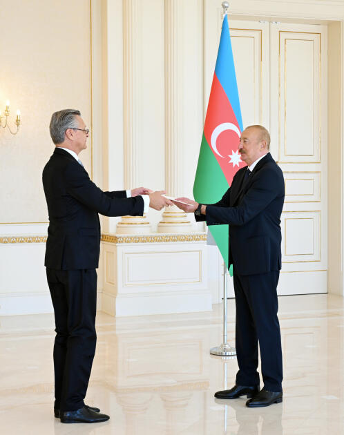 Президент Ильхам Алиев принял верительные грамоты новоназначенного посла Германии в Азербайджане