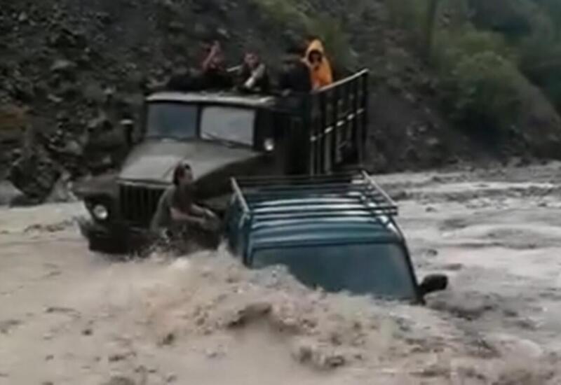 Село в Исмаиллинском районе затопило селевыми водами