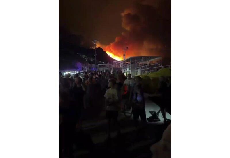 В Хорватии идет эвакуация известного курортного города Омиш