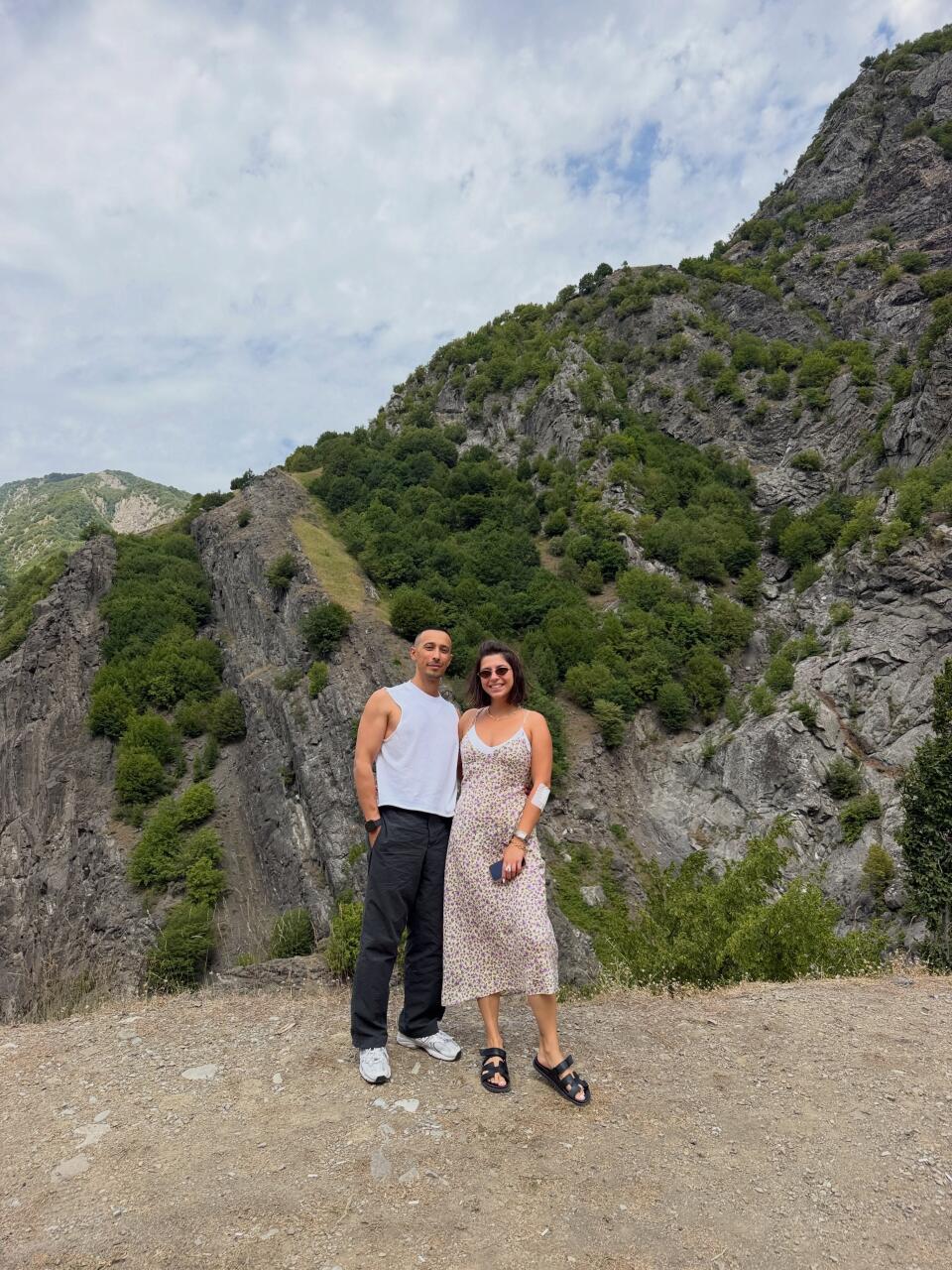 ahgunel показала семейные фото