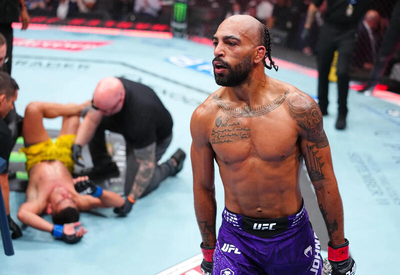 Чарльз Джонсон победил редким приёмом на UFC 330