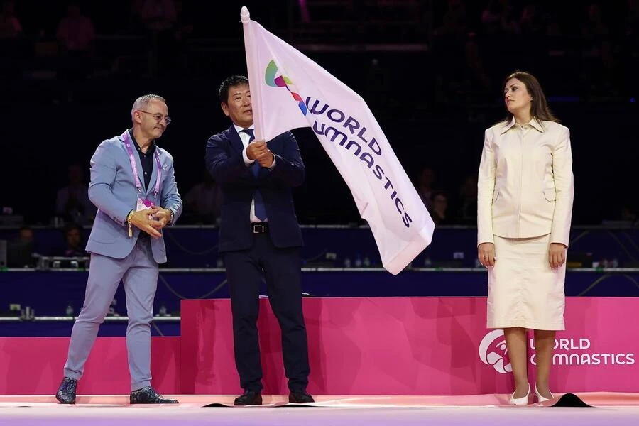 Флаг чемпионата мира по художественной гимнастике передали Азербайджану