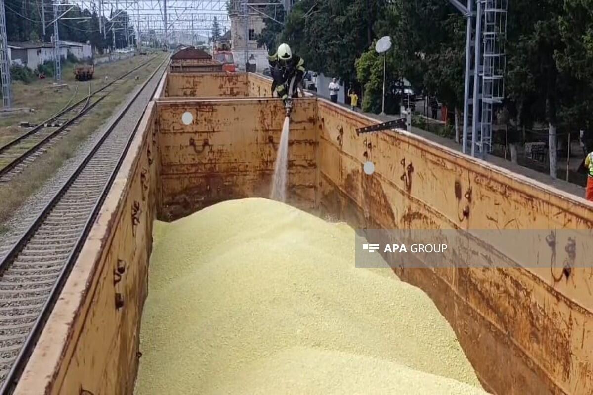 В Товузе произошел пожар в грузовом поезде